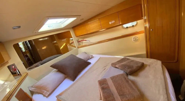 Motor Yacht Raffaelli "Bonita", Забронировать Отель «постель и завтрак» Триест Венеция-Джулия, рядом с Замок Святого праведника