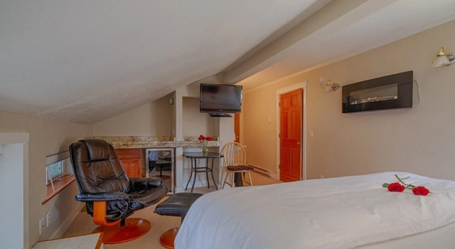 Beachside Villa Suites and Vacation Rentals, Book Villa Sommerhuse i Juneau, Hytte