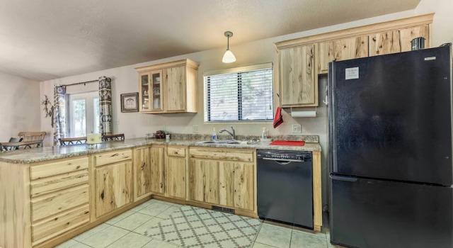 Коттедж Charming Ruidoso Home w/ Deck & Lovely Views!