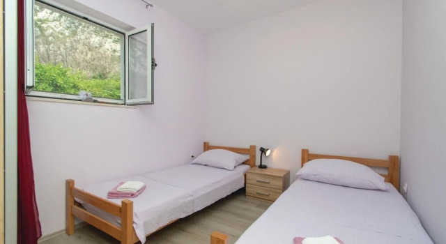 Beautiful Home in Trstenik With Wifi and 2 Bedrooms