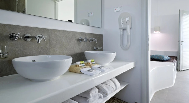 Люкс Deluxe с балконом Santa Maria Luxury Suites & Spa