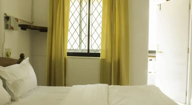 OYO 10099 Home Spacious 2BHK Dona Paula, Boek Hotel Hotels in Noord-Goa met parkeren, Parkeren