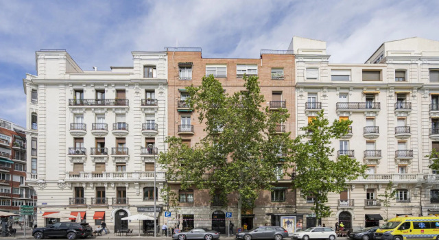 M (MPE35) Apartamento dúplex con patio, Забронировать Апартаменты/квартира Мадрид Провинция Мадрид, рядом с Сайнс де Баранда