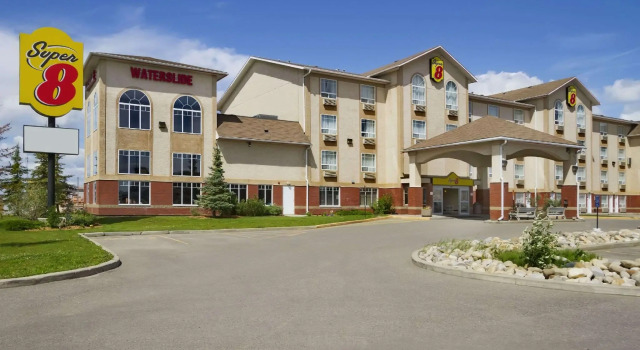 Четырёхместный номер Standard Super 8 by Wyndham Fort St. John BC