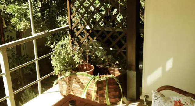 The Garden House, Book Hotel Volos 
