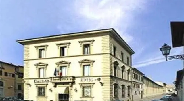 Claridge, Забронировать Отель Отели Флоренции 3 звезды, рядом с Дом Буонаротти, 3*