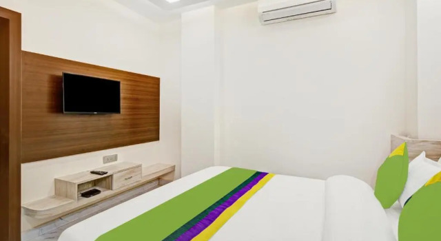 Двухместный номер Deluxe Treebo Paras Raj Near City Palace