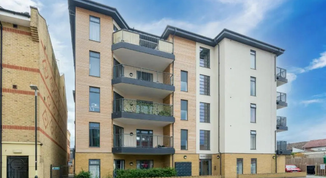 **New** Divine Apartments Slough High Street 2 bed