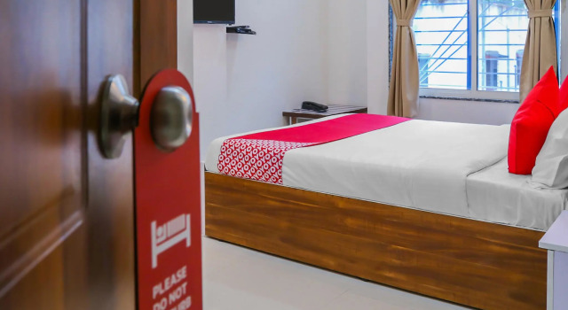 Capital O 15610 Omkar Executive