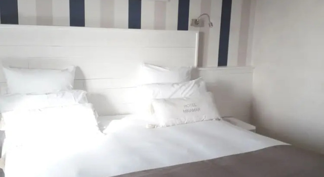 Трёхместный номер Superior с видом на море Hôtel The Originals Miramar, Royan Pontaillac