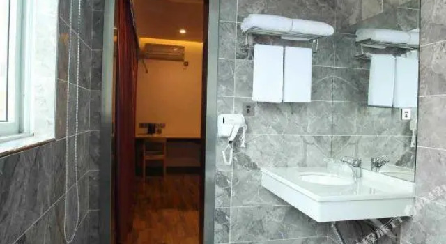 Thank You Inn Shenzhen Longgang Pingdi Tongxin, Rezerwuj Hotel Hotele w Shenzhen z parkingiem, Parking