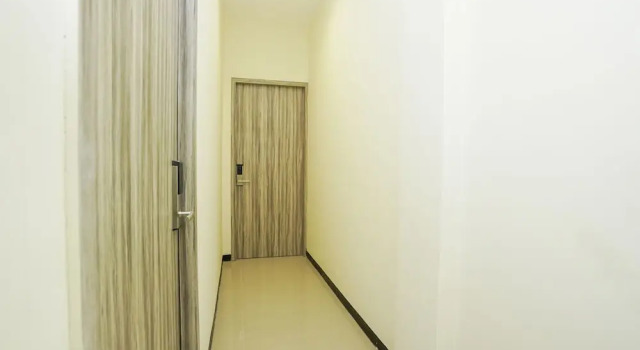 OYO 1091 Ace Business Hotel Galaxy Syariah, Book Hotel Hoteller i Keputih med parkering, Parkering