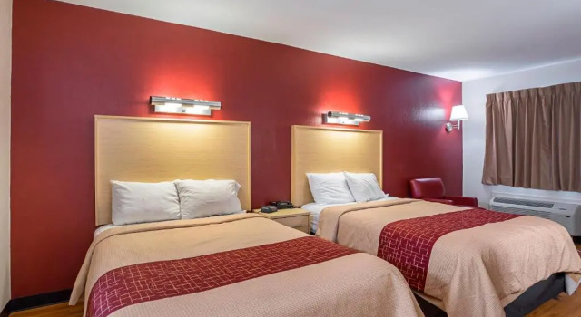 Четырёхместный номер Standard Red Roof Inn West Memphis, AR