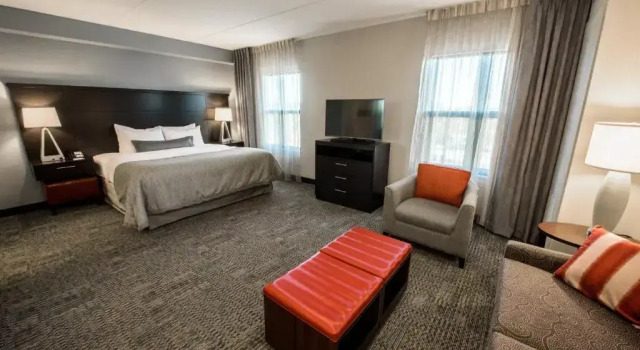 Люкс Staybridge Suites Albany Wolf Rd-Colonie Center by IHG