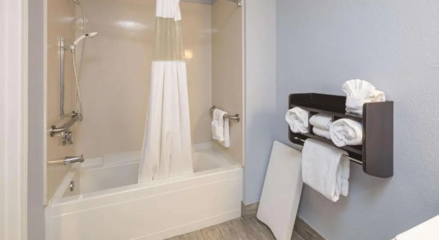 Номер Standard Spark by Hilton San Jose Airport