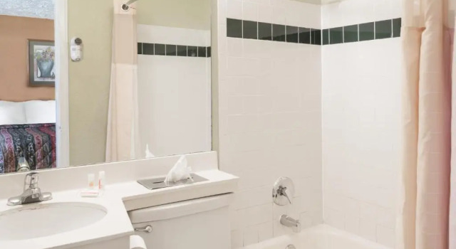 Четырёхместный люкс Days Inn by Wyndham Henrietta/Rochester Area