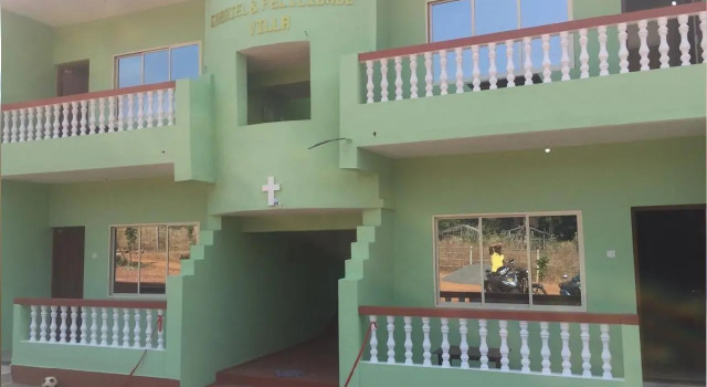 Gabriel & Felicidade villa, Book Villa Cheap Hotels in Ashvem