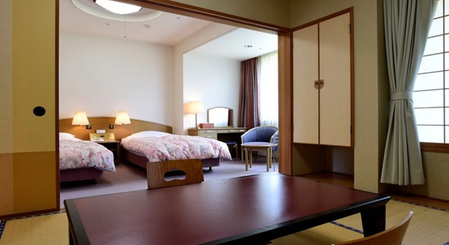 Kanponoyado Sakata, Book Hotel Sakata 
