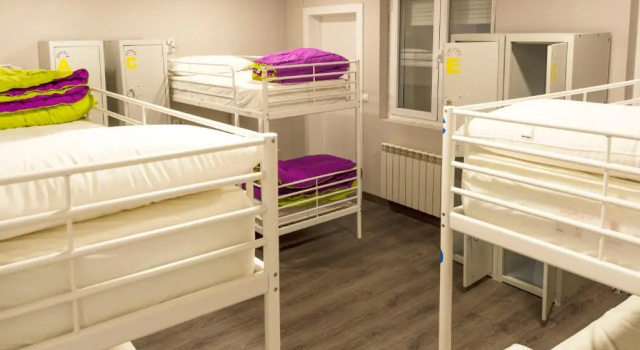 Кровать в общем номере Hostel Catedral Burgos