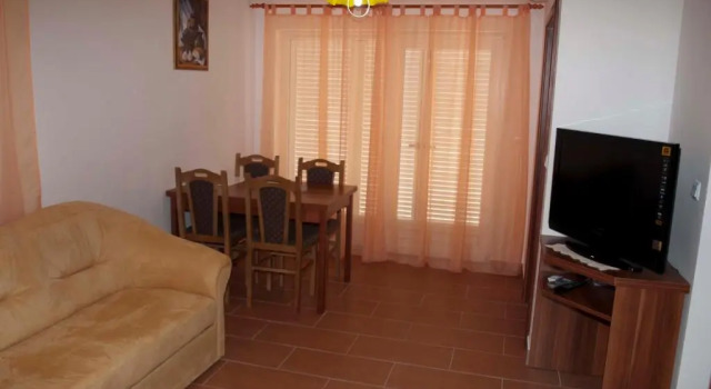 Апартаменты с 2 комнатами с балконом и с видом на море Apartments Pink house