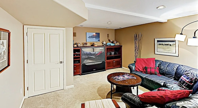 Stunning Coastal Getaway W/ Firepit, Walk To Beach 3 Bedroom Home, Book Feriehus Sommerhuse i Oceanside, Hytte