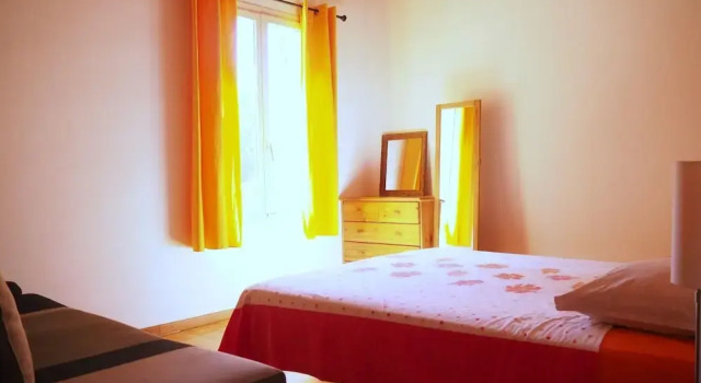 Nice Holiday Home With Private Pool in the Luberon Park, Grambois, Rezerwuj Hotel Grambois Luberon