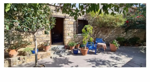 Lovely 1-bedroom rental with ensuite and parking., Boek Hotel Germasogeia 