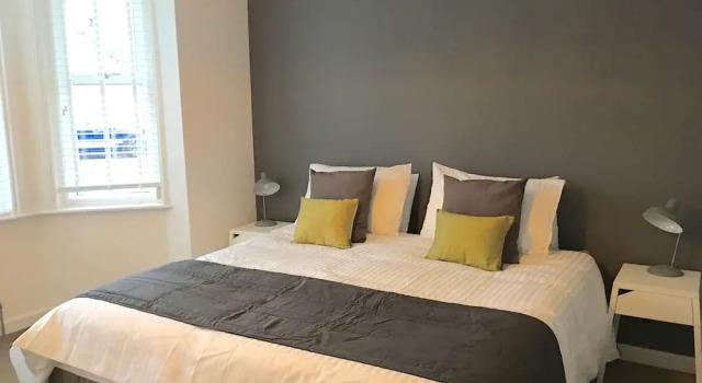 Netley Village Apartment