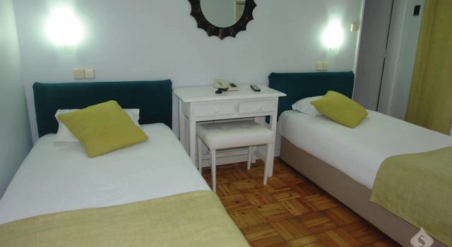 Dona Maria, Prenota Hotel Portalegre 