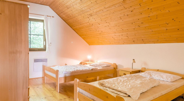 Holiday Home With a Convenient Location in the Giant Mountains for Summer & Winter, Забронировать Дом для отпуска Отели Краловеградецкий края с парковкой, Парковка