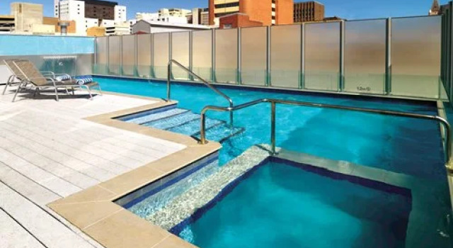 Adina Perth Barrack Plaza - 3 Nights, Perth, Australia, Забронировать Отель Отели Перта с бассейном, рядом с Enex Perth, Бассейн