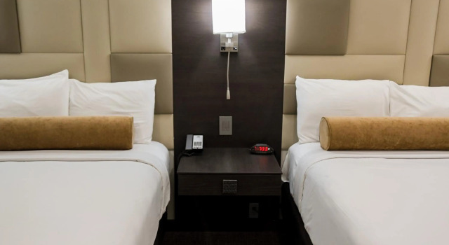 Hotel Xilo Glendale