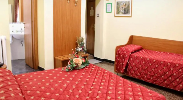 Номер Standard с балконом Hotel Helvetia