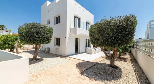 Nissini Villa 15 in Ayia Napa, Забронировать Вилла Айия-Напа район Фамагуста, рядом с Пляж Катсарка