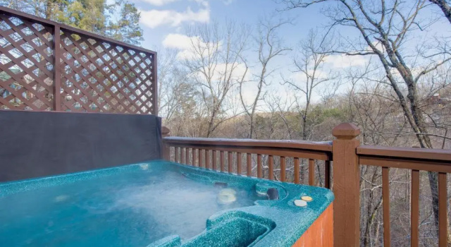 Коттедж Wildwood Cove, 2 Bedrooms, Fireplace, WiFi, Jetted Tub, Hot Tub, Sleeps 6