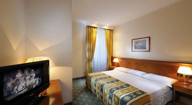 Люкс с балконом Hotel Eden