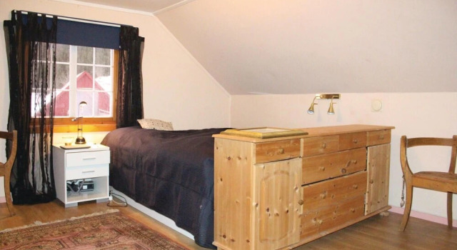 Stunning Home in Rogndalsvåg With 3 Bedrooms and Internet, Buchen Sie Hotel Flora fulke Westland