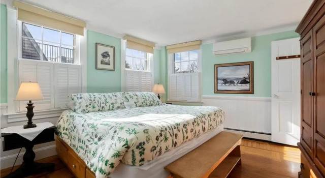Entire Private Historic Inn Downtown Newport, Забронировать Отель Отели Ньюпорт 3 звезды, рядом с Шатл в гавани Ньюпорта, 3*