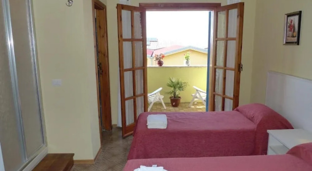 Standard Triple room with balcony Hotel Alexander