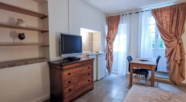 Номер Comfort Hôtel la Fête en Provence