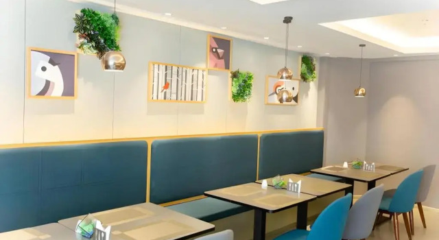 Homeinn Selected Hotel (Heihe Central Avenue Pedestrian Street)