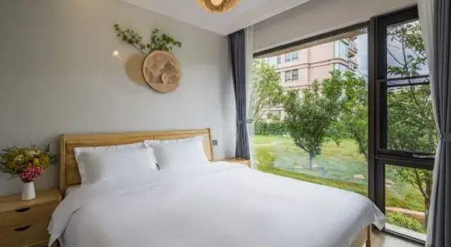 Люкс с 2 комнатами с балконом Chengjiang Fuxian Boutique Stay