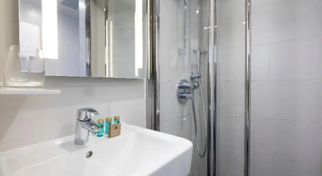 Номер Comfort Hôtel Théorème