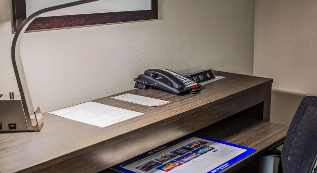 Четырёхместный номер Deluxe Holiday Inn Express And Suites Pasadena Houston Southeast by IHG