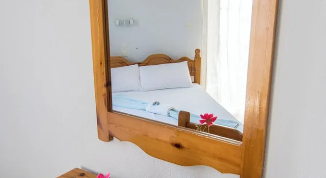 Четырёхместный номер Standard с балконом и с видом на море Hotel Agios Thomas