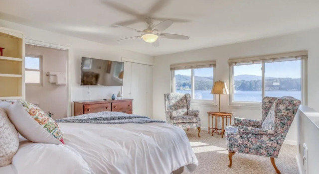 Regatta Park Lake House, Rezerwuj Hotel Lincoln City Oregon Coast