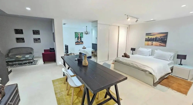 Вилла с 4 комнатами Elegant and Modern Villa V 04