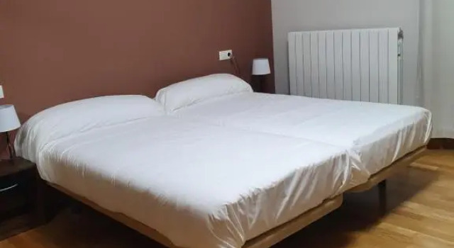 Hostal Rural 18 de Abril, Забронировать Отель Олите Наварра, рядом с Замок королей Наваррских в Олите