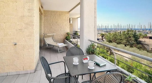 Полулюкс Aregai Marina Hotel & Residence