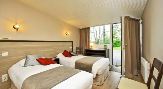 Двухместный номер Standard Logis Hôtel La Chaumière